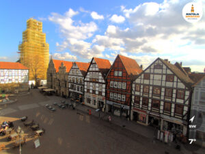 🕒 Update Rinteln (Sicht: Blick auf den Rintelner Marktplatz in Richtung St. Nikolai-Kirche) um 16:00 Uhr: 7,2°C.