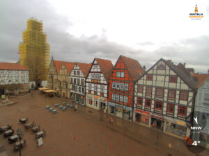 🕒 Update Rinteln (Sicht: Blick auf den Rintelner Marktplatz in Richtung St. Nikolai-Kirche) um 16:00 Uhr: 4°C.