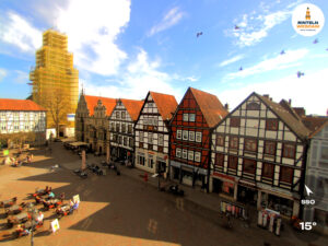 🕒 Update Rinteln (Sicht: Blick auf den Rintelner Marktplatz in Richtung St. Nikolai-Kirche) um 16:00 Uhr: 15,1°C.