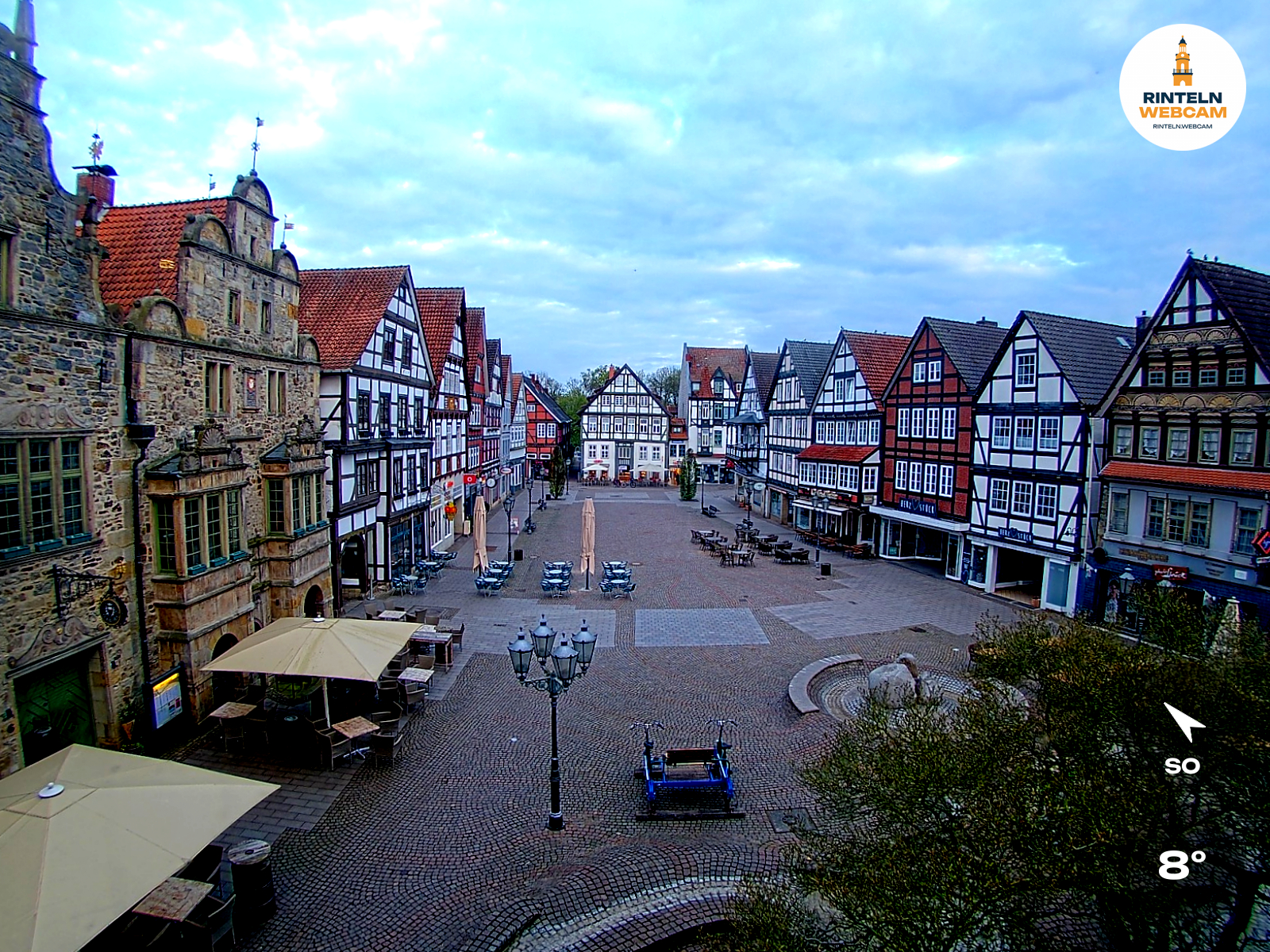 ☀️ Wetter Rinteln (Sicht: Blick auf den Rintelner Marktplatz aus Richtung Bürgerhaus): Heute bis 19,4°C. Sonnenuntergang heute erst um 20:25 Uhr.