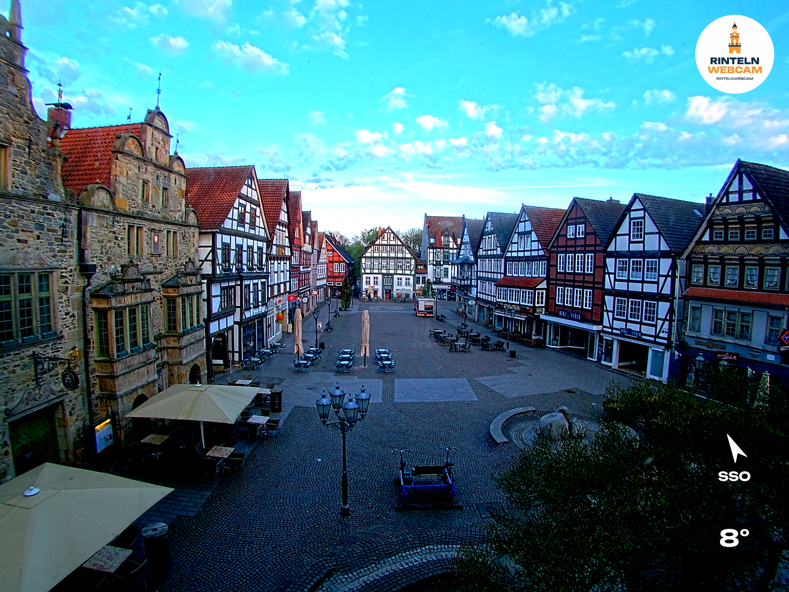 ☀️ Wetter Rinteln (Sicht: Blick auf den Rintelner Marktplatz aus Richtung Bürgerhaus): Heute bis 18,2°C. Sonnenuntergang heute erst um 20:27 Uhr.