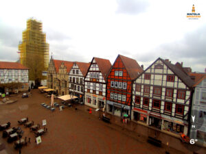 🕒 Update Rinteln (Sicht: Blick auf den Rintelner Marktplatz in Richtung St. Nikolai-Kirche) um 16:00 Uhr: 6°C.