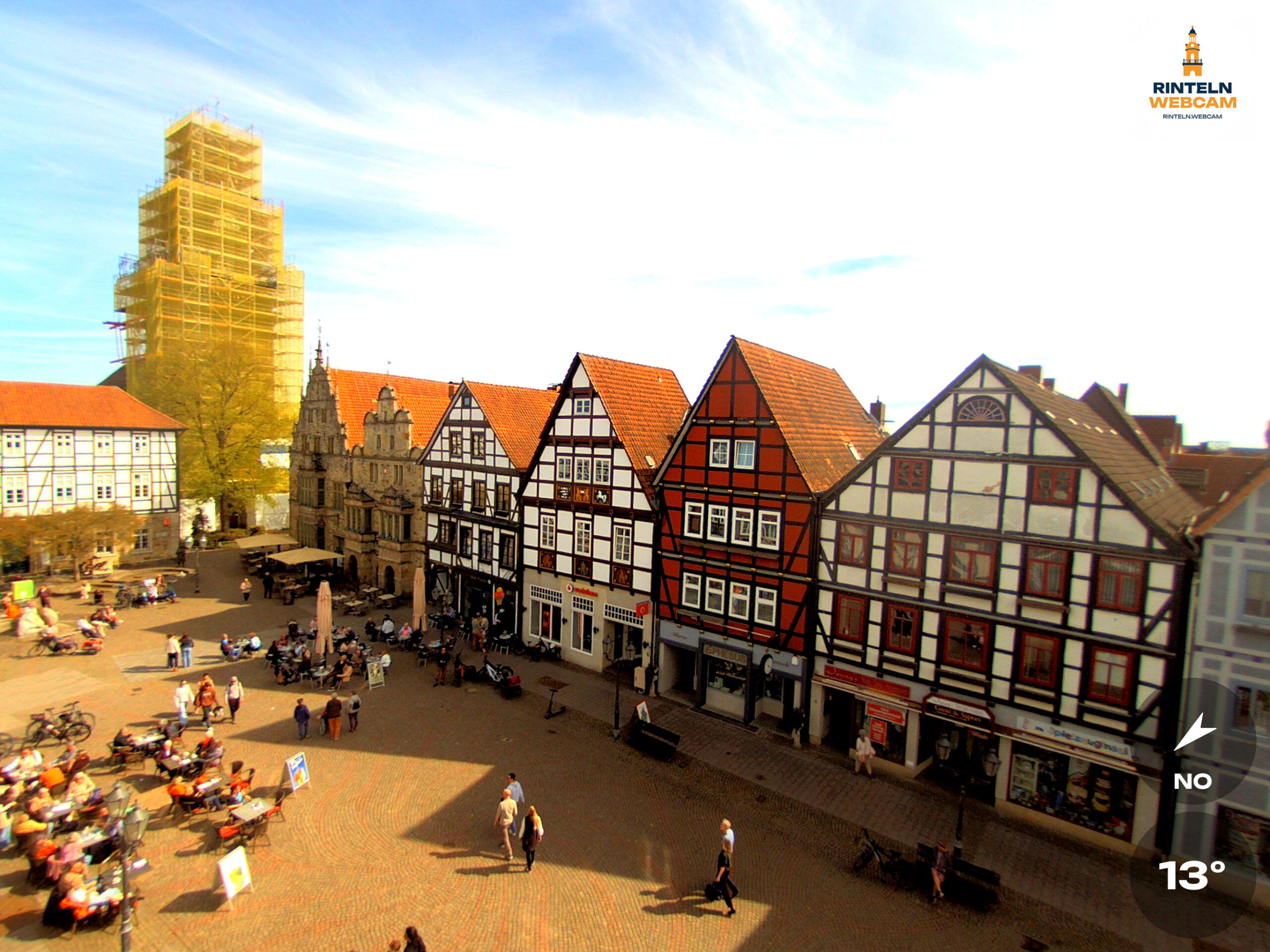 🕒 Update Rinteln (Sicht: Blick auf den Rintelner Marktplatz in Richtung St. Nikolai-Kirche) um 16:00 Uhr: 13,2°C.