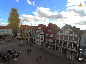 🕒 Update Rinteln (Sicht: Blick auf den Rintelner Marktplatz in Richtung St. Nikolai-Kirche) um 16:00 Uhr: 14,8°C.
