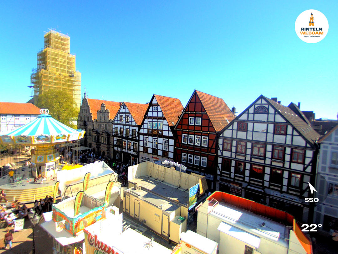 🕒 Update Rinteln (Sicht: Blick auf den Rintelner Marktplatz in Richtung St. Nikolai-Kirche) um 16:00 Uhr: 22°C.