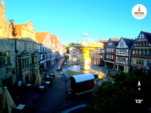 ☀️ Wetter Rinteln (Sicht: Blick auf den Rintelner Marktplatz aus Richtung Bürgerhaus): Heute bis 24,7°C. Sonnenuntergang heute erst um 20:50 Uhr.