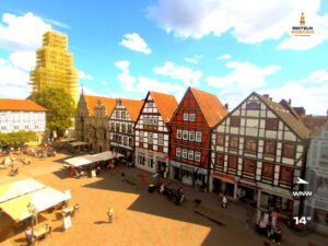 🕒 Update Rinteln (Sicht: Blick auf den Rintelner Marktplatz in Richtung St. Nikolai-Kirche) um 16:00 Uhr: 13,9°C.
