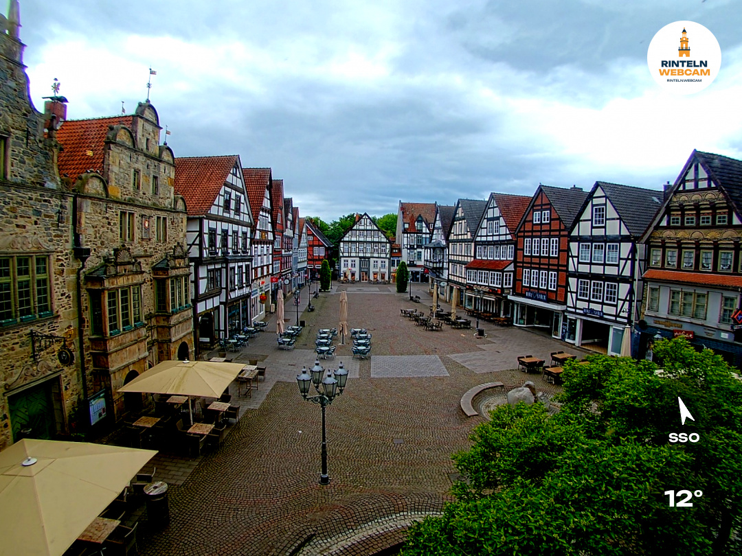 ☀️ Wetter Rinteln (Sicht: Blick auf den Rintelner Marktplatz aus Richtung Bürgerhaus): Heute bis 14.6°C. Sonnenuntergang heute erst um 21:16 Uhr.