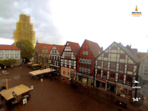 🕒 Update Rinteln (Sicht: Blick auf den Rintelner Marktplatz in Richtung St. Nikolai-Kirche) um 16:00 Uhr: 14°C.