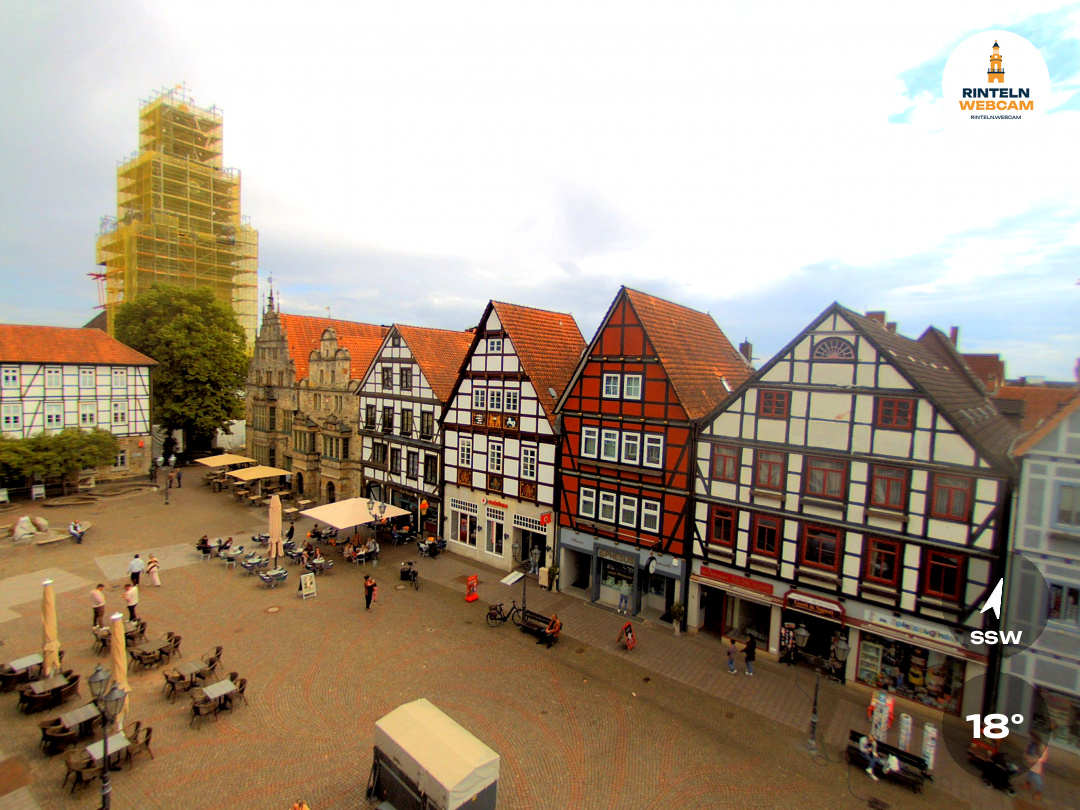 🕒 Update Rinteln (Sicht: Blick auf den Rintelner Marktplatz in Richtung St. Nikolai-Kirche) um 16:00 Uhr: 17,6°C.
