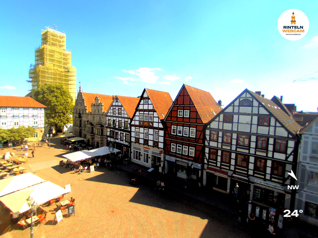 🕒 Update Rinteln (Sicht: Blick auf den Rintelner Marktplatz in Richtung St. Nikolai-Kirche) um 16:00 Uhr: 23,9°C.
