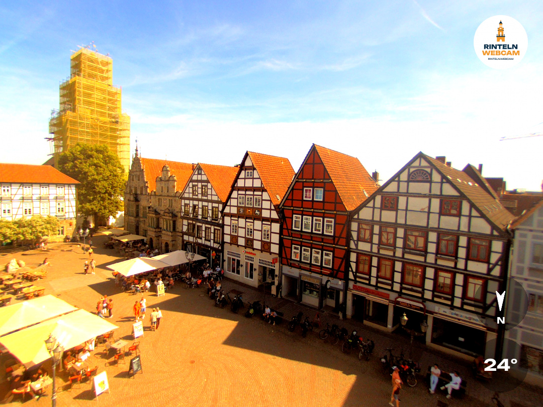 🕒 Update Rinteln (Sicht: Blick auf den Rintelner Marktplatz in Richtung St. Nikolai-Kirche) um 16:00 Uhr: 24°C.