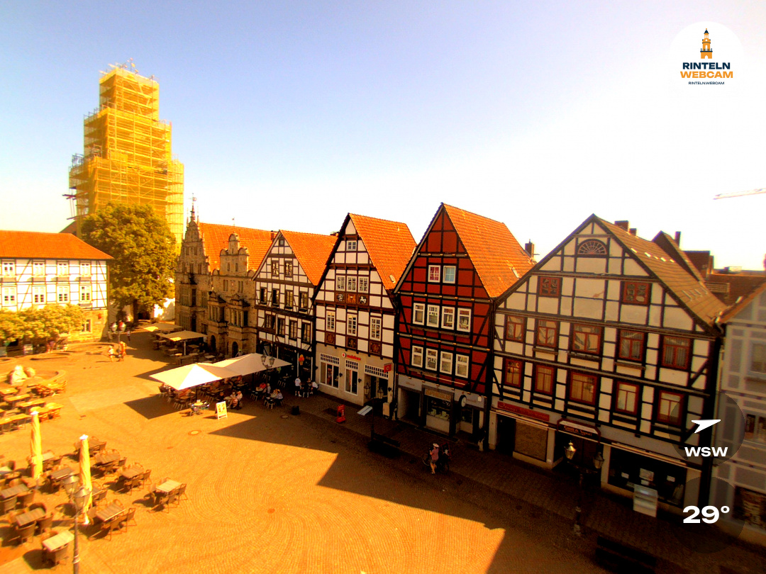 🕒 Update Rinteln (Sicht: Blick auf den Rintelner Marktplatz in Richtung St. Nikolai-Kirche) um 16:00 Uhr: 28,9°C.