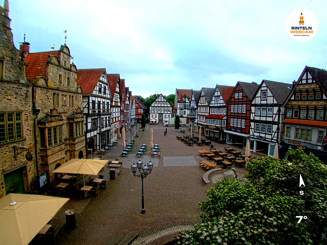☀️ Wetter Rinteln (Sicht: Blick auf den Rintelner Marktplatz aus Richtung Bürgerhaus): Heute bis 20,4°C. Sonnenuntergang heute erst um 21:30 Uhr.