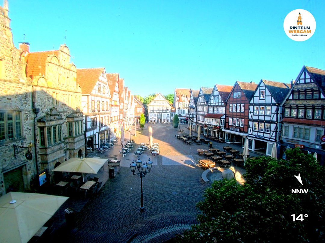 ☀️ Wetter Rinteln (Sicht: Blick auf den Rintelner Marktplatz aus Richtung Bürgerhaus): Heute bis 22.8°C. Sonnenuntergang heute erst um 21:32 Uhr.