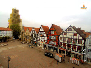 🕒 Update Rinteln (Sicht: Blick auf den Rintelner Marktplatz in Richtung St. Nikolai-Kirche) um 16:00 Uhr: 11,4°C.