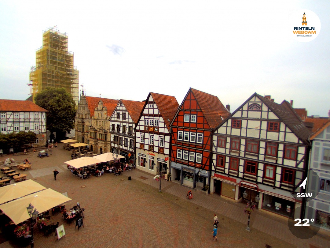 🕒 Update Rinteln (Sicht: Blick auf den Rintelner Marktplatz in Richtung St. Nikolai-Kirche) um 16:00 Uhr: 21,9°C.