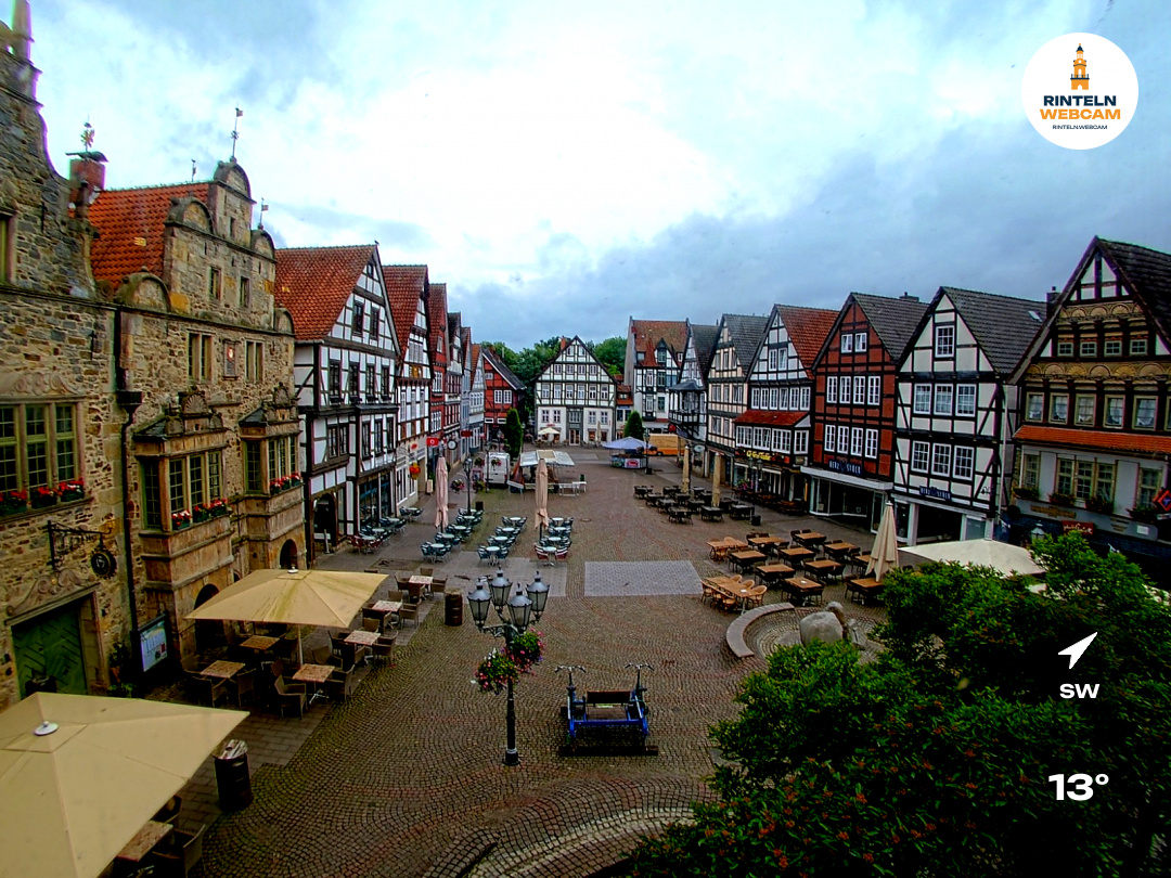 ☀️ Wetter Rinteln (Sicht: Blick auf den Rintelner Marktplatz aus Richtung Bürgerhaus): Heute bis 20°C. Sonnenuntergang heute erst um 21:42 Uhr.