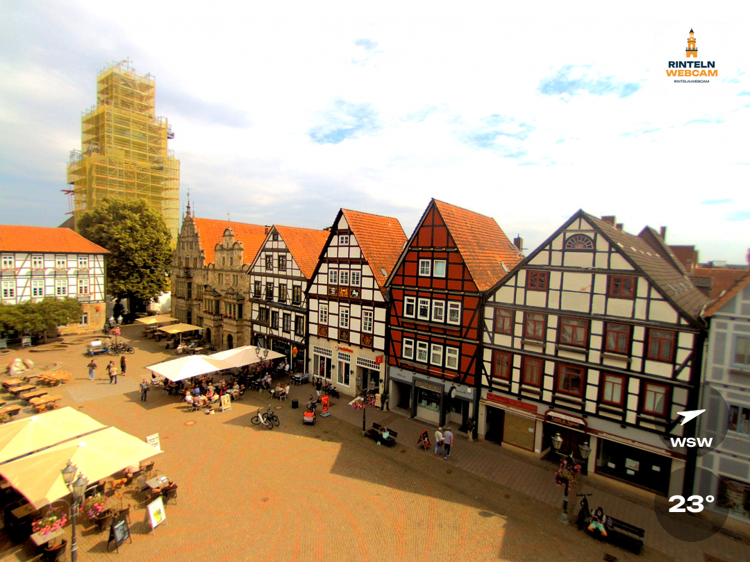🕒 Update Rinteln (Sicht: Blick auf den Rintelner Marktplatz in Richtung St. Nikolai-Kirche) um 16:00 Uhr: 23°C.