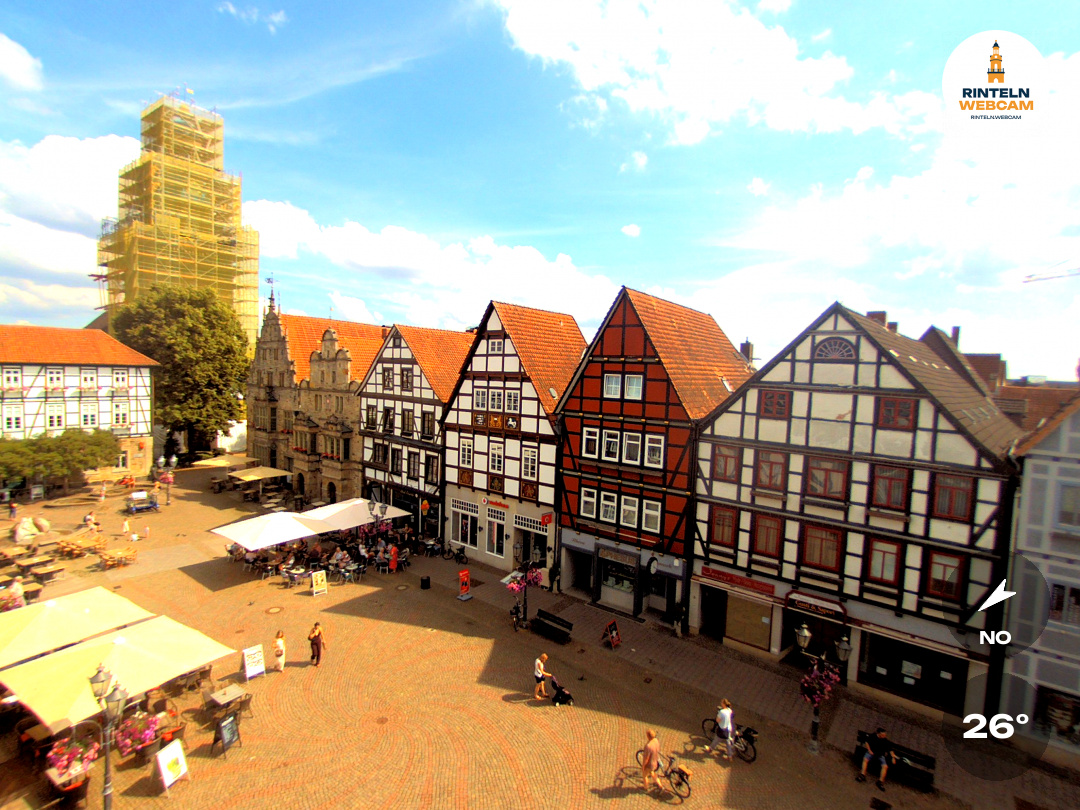🕒 Update Rinteln (Sicht: Blick auf den Rintelner Marktplatz in Richtung St. Nikolai-Kirche) um 16:00 Uhr: 26,1°C.
