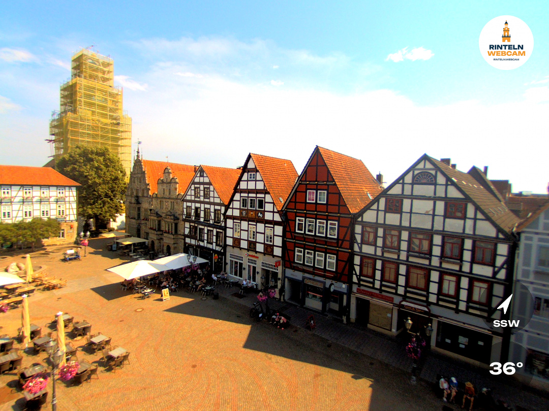 🕒 Update Rinteln (Sicht: Blick auf den Rintelner Marktplatz in Richtung St. Nikolai-Kirche) um 16:00 Uhr: 35,9°C.