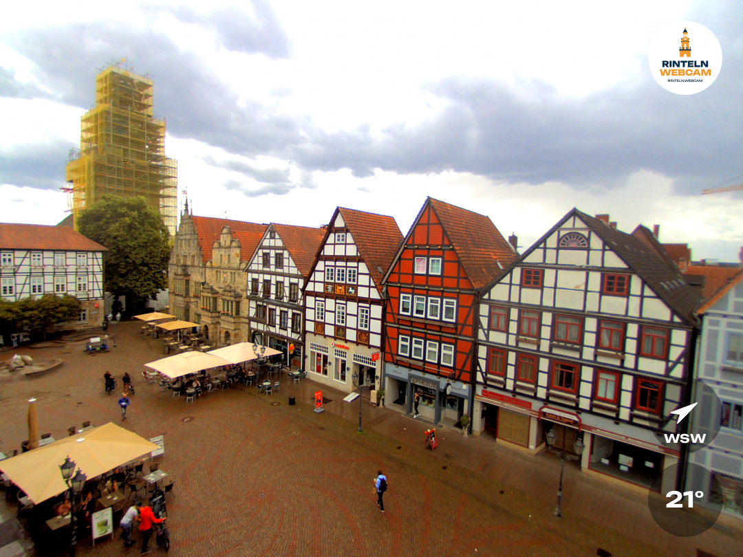 🕒 Update Rinteln (Sicht: Blick auf den Rintelner Marktplatz in Richtung St. Nikolai-Kirche) um 16:00 Uhr: 20,9°C.